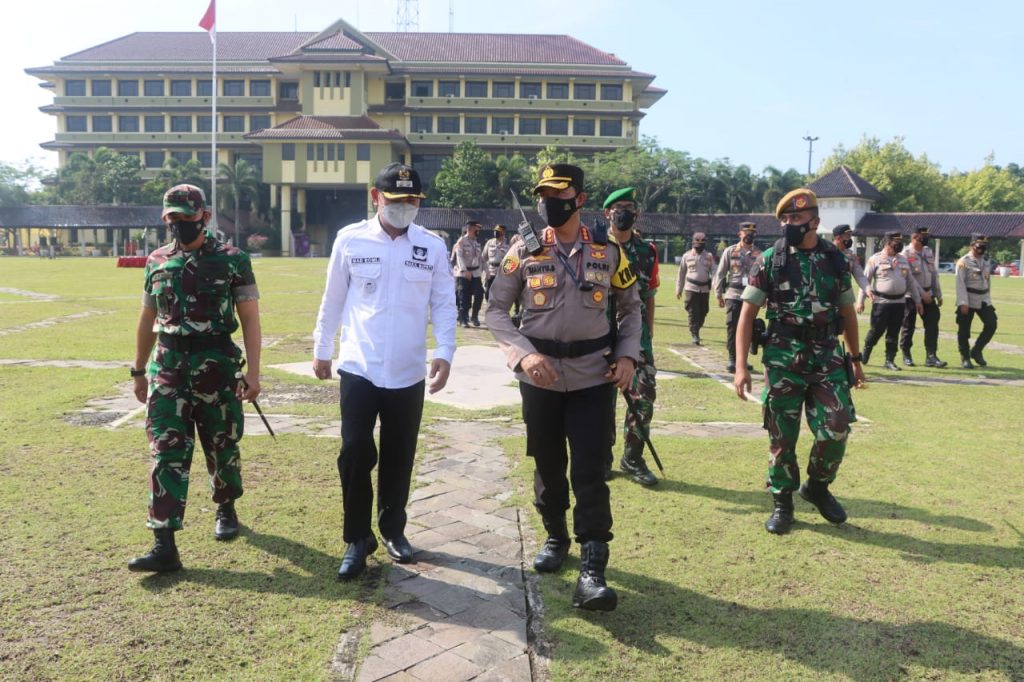 BUPATI Tangerang Hadir Apel Jelang nataru Personil Kodim 0510/Trs Apel Gelar Pasukan Operasi Lilin Maung Tahun 2021