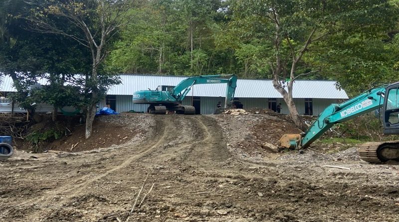 Meskipun Gunung Botak Baru Di Tinjau Oleh Tim Satgas PKH namun Aktivitas PT.HAM Dan 6 Koperasi ( PT.Tri.M ) tidak Menghiraukan